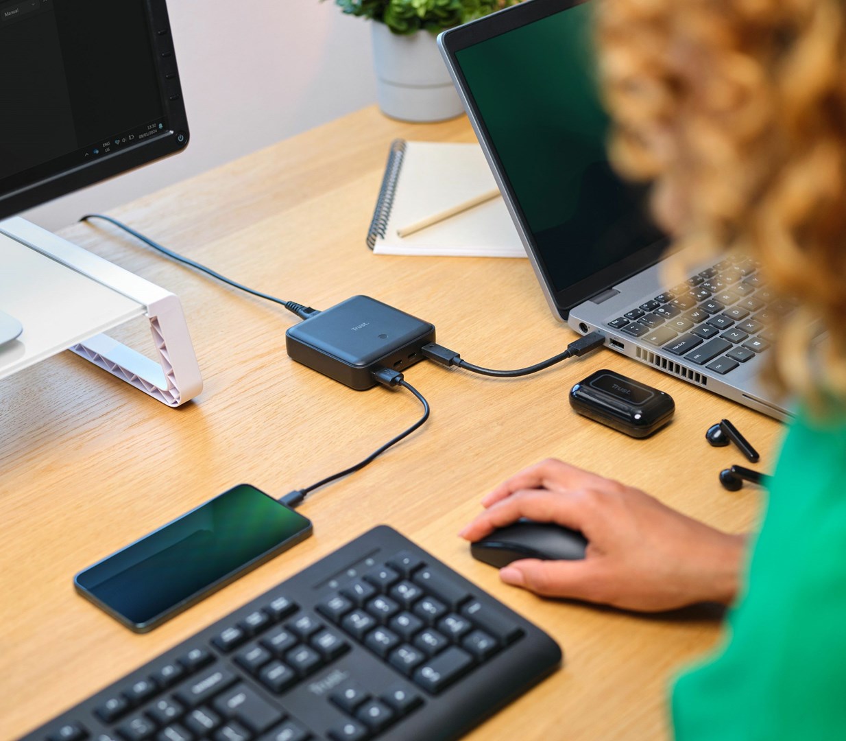 Trust Maxo USB 3-USB-C Fast Charger 100W Black