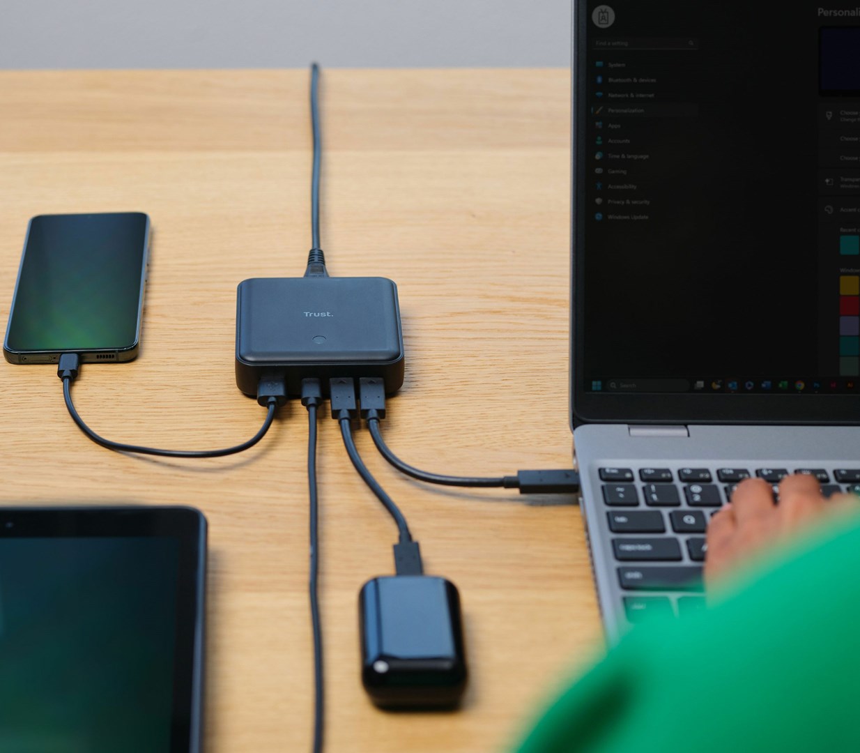 Trust Maxo USB 3-USB-C Fast Charger 100W Black