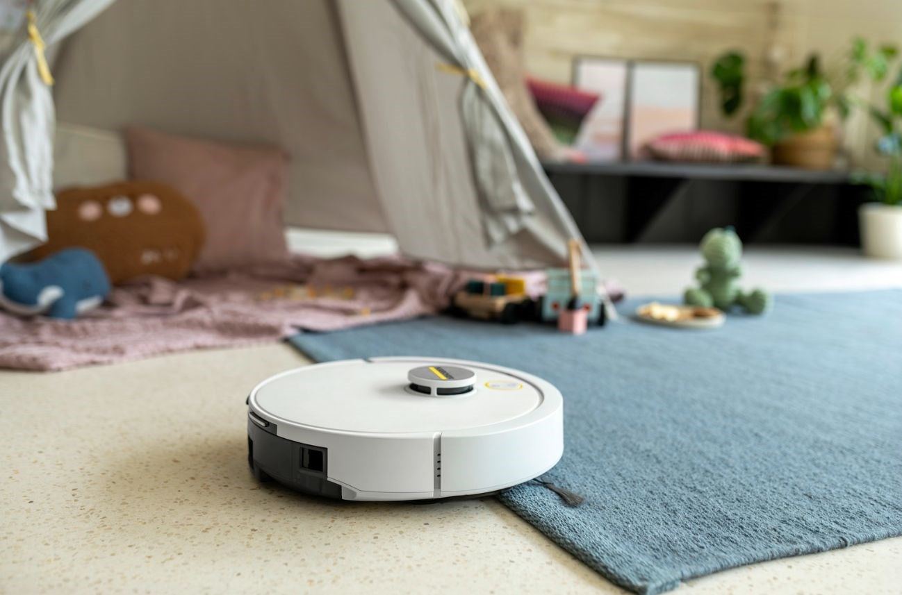 KARCHER RVC 3 Comfort white floor cleaning robot with base station